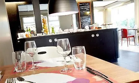 호텔 캄파닐 돌